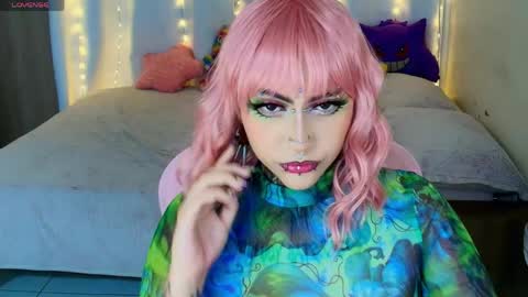 maliciaxpoison online show from May 17, 4:44 am