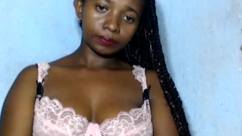malinah01 online show from December 22, 1:55 pm