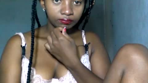 malinah01 online show from December 22, 3:44 am