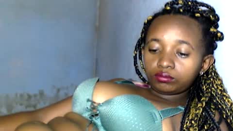 malinah01 online show from January 19, 1:44 pm
