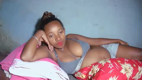malinah01 online show from September 30, 11:49 am