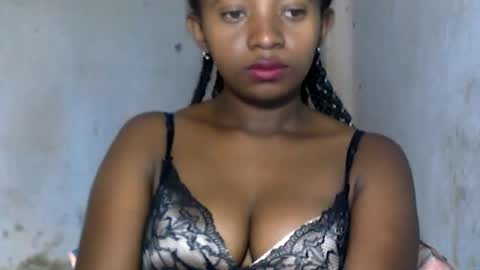 malinah01 online show from December 17, 7:29 am