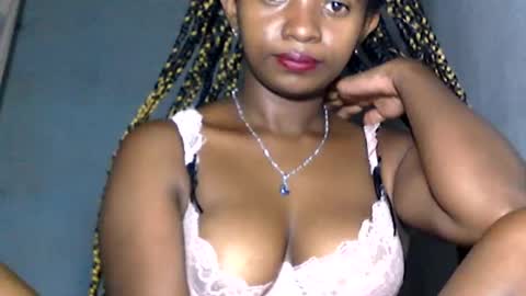 malinah01 online show from January 26, 4:09 pm