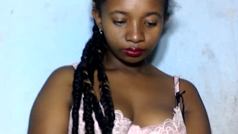 malinah01 online show from December 27, 5:09 am