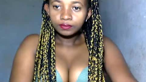 malinah01 online show from January 19, 3:39 am