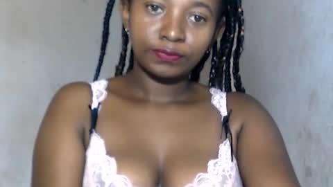 malinah01 online show from December 16, 8:41 am