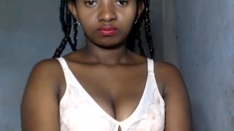 malinah01 online show from December 19, 4:34 am
