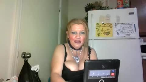 malinda702 online show from November 17, 6:14 am