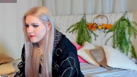 Snapshot of malisha_kiss chatting on October 30, 9:44 am Masha online show from October 30, 9:44 am