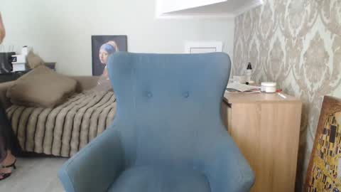 mallinia online show from March 25, 12:52 pm