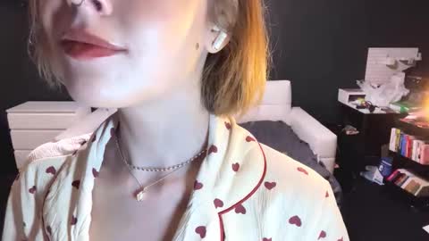 Nicole online show from March 23, 8:15 pm