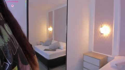 M A L U online show from October 15, 2:36 am