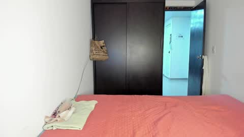 instagram  nueela   online show from January 11, 12:44 am