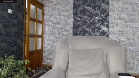 Mandy  online show from May 8, 11:35 am