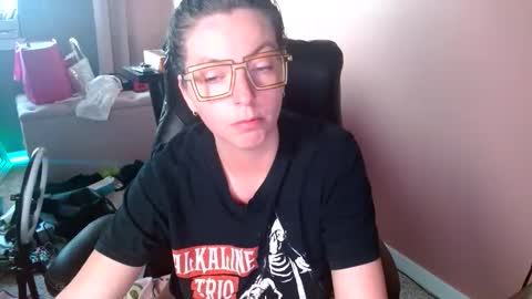 MandyBabyXXX online show from May 17, 2:11 am
