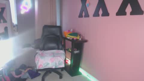 MandyBabyXXX online show from November 6, 7:31 pm