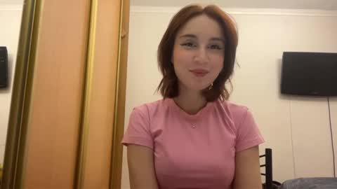 Mia online show from December 22, 1:03 pm