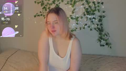 manic_pixie_ online show from September 11, 5:13 pm