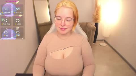 manic_pixie_ online show from April 8, 3:47 pm