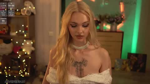 Amelie online show from May 2, 9:29 pm
