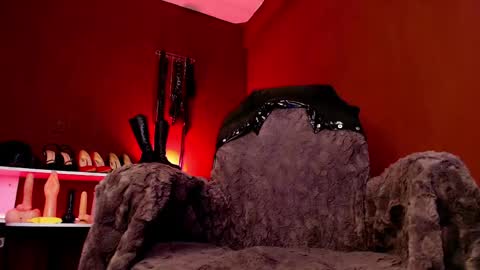 manuevans10 online show from May 11, 3:51 pm