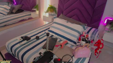 manurousee online show from April 6, 7:15 pm