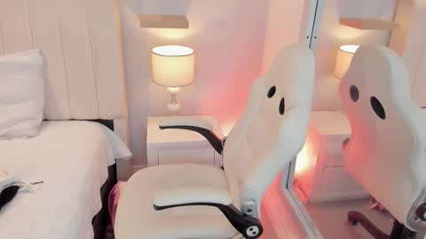 Manya online show from October 23, 9:54 pm