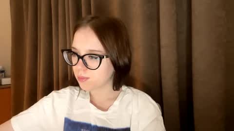 manymonrow online show from April 4, 8:18 pm