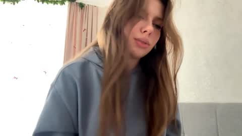 Alice online show from April 6, 1:34 pm