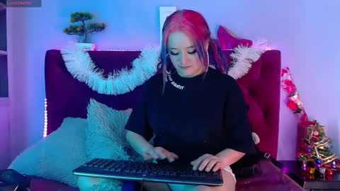 Snapshot of mapu_delyth chatting on December 11, 5:00 am Maria Paula online show from December 11, 5:00 am