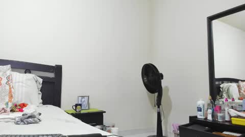 Mara online show from February 3, 2:02 pm