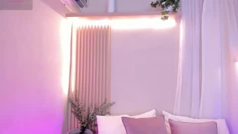 Mara  online show from December 15, 1:11 am