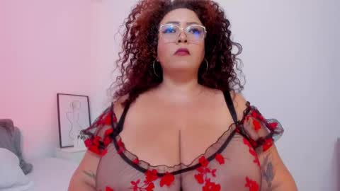 Snapshot of maraasweet chatting on October 2, 1:10 am Mrs. Sweet online show from October 2, 1:10 am