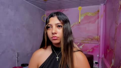 maraluna__ online show from July 6, 1:16 pm