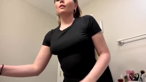 Marci Wallace online show from November 18, 5:08 am