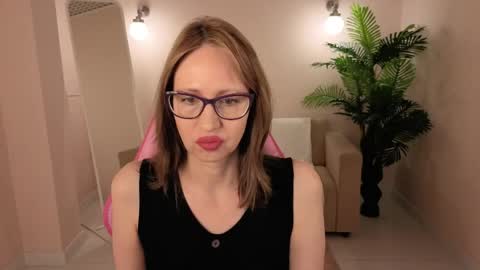 margo_robbbie online show from April 9, 1:19 am