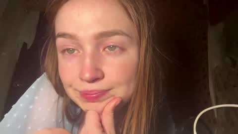 Chloe online show from May 12, 3:30 pm