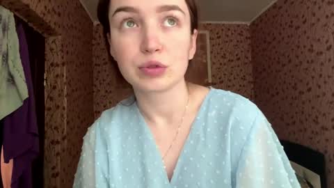 Chloe online show from May 14, 2:45 pm