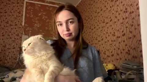 Chloe online show from May 7, 4:54 pm