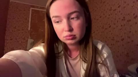 Chloe online show from May 26, 5:01 pm