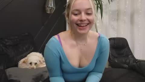 margot_robbie7 online show from December 31, 2:19 am