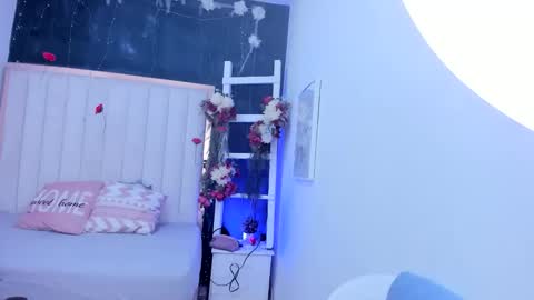 Margot  online show from May 11, 12:51 pm