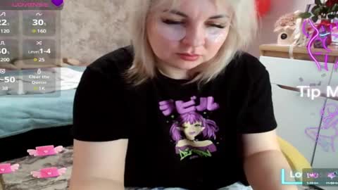 Snapshot of mari_77777 chatting on March 1, 4:47 am Mari online show from March 1, 4:47 am