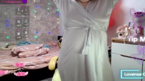 Snapshot of mari_77777 chatting on February 28, 3:26 am Mari online show from February 28, 3:26 am