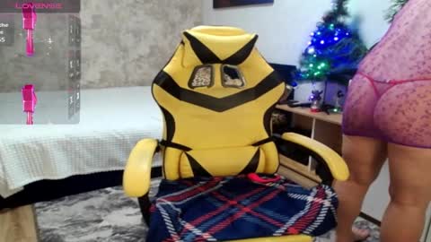 Snapshot of mari_77777 chatting on December 8, 3:24 pm Mari online show from December 8, 3:24 pm