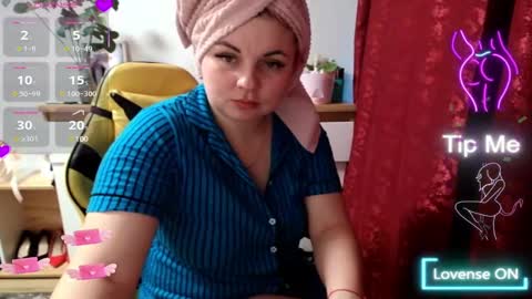 Snapshot of mari_77777 chatting on February 17, 10:51 am Mari online show from February 17, 10:51 am