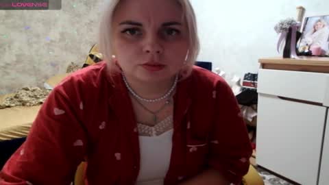 Snapshot of mari_77777 chatting on February 8, 11:22 am Mari online show from February 8, 11:22 am