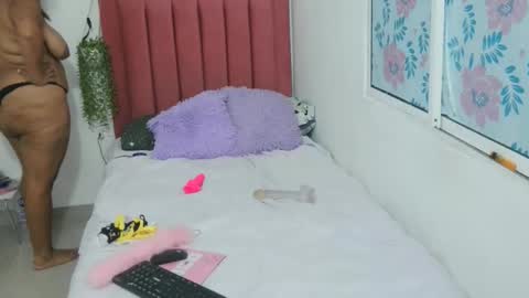 mari_curls online show from November 17, 3:07 am