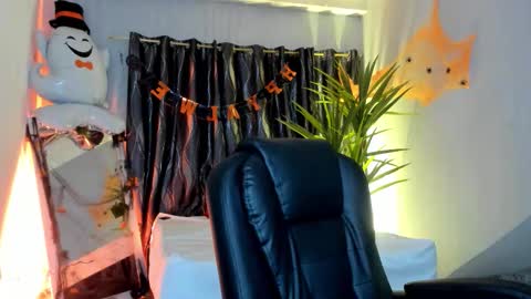 mari_salgado online show from October 13, 11:13 am