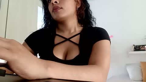 maria441958 online show from April 7, 3:47 pm